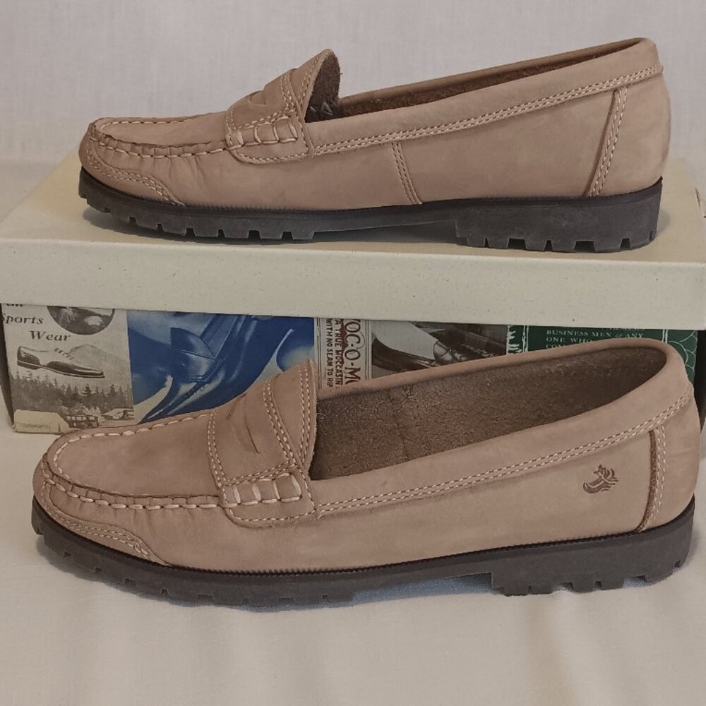Bass Women's Loafers in Tan - Picture 2 of 9